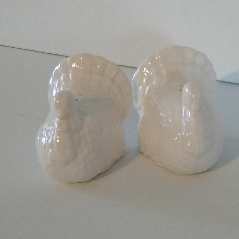 Williams Sonoma White Turkey Salt & Pepper Shakers